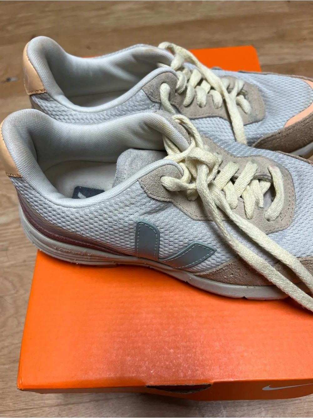Veja low profile